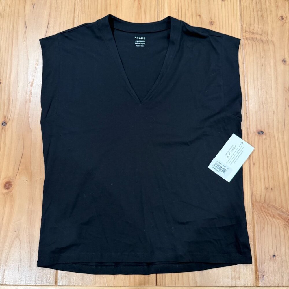 FRAME Le Mid Rise V-Neck Tee in Black | Size Large | NWT